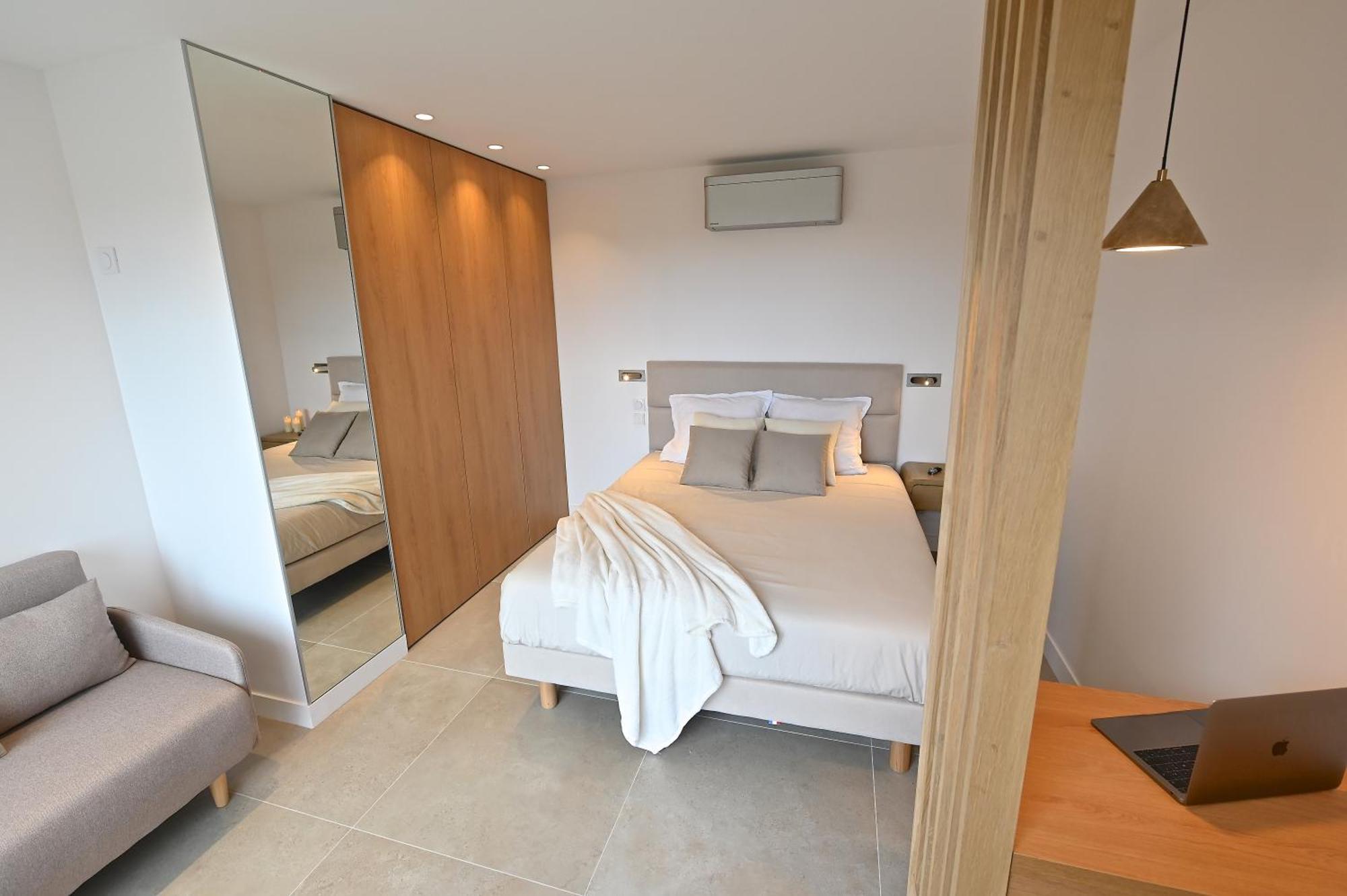 Appartement Luxe Vue Mer Et Collines Avec Piscine Mandelieu Esterno foto